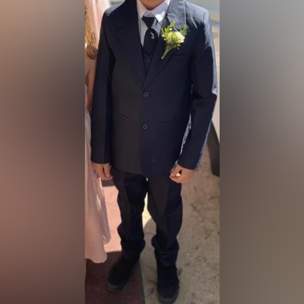 Navy blue Boys tuxedos size 14